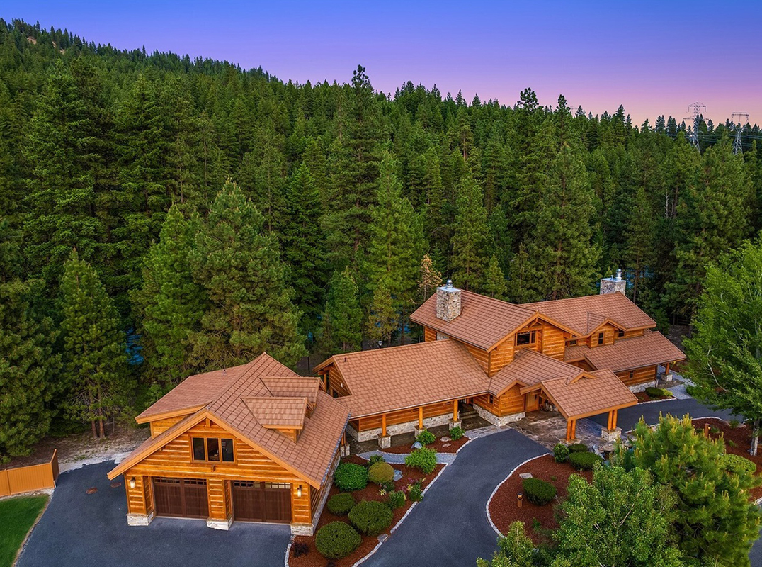 Secluded Wenatchee Riverfront Estate